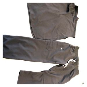 FIGS CHARCOAL GRAY scrubs size XS.